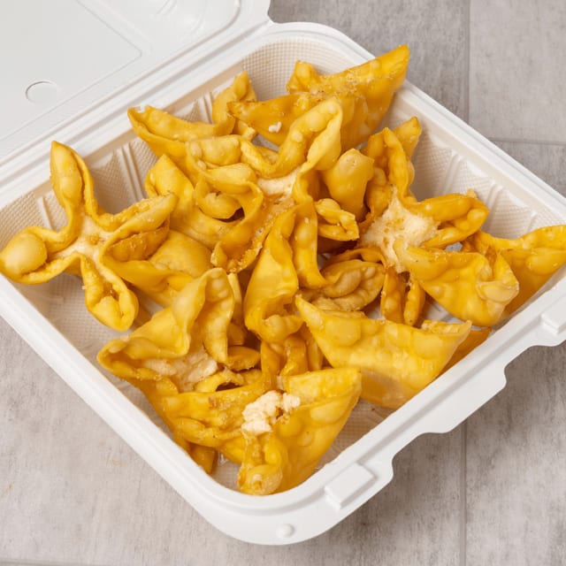 Fried cheese wonton (12) / 芝士炸混沌（12）.