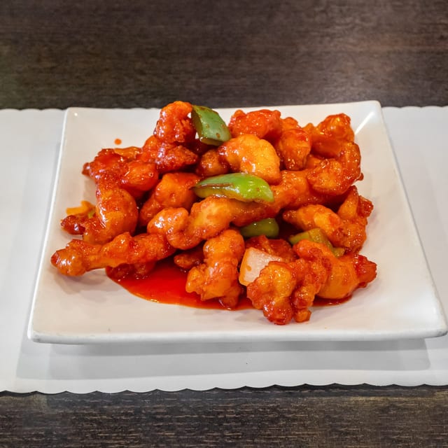 Sweet & sour chicken / 咕咾鸡.