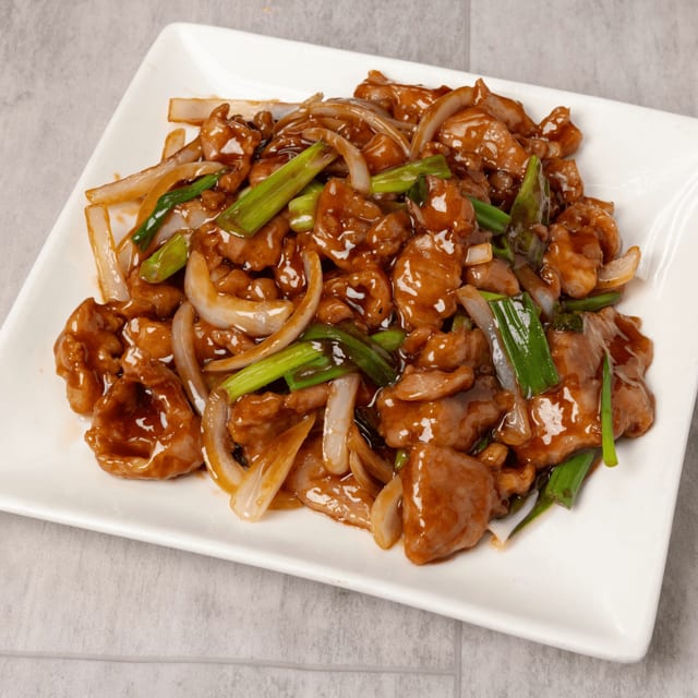 Sliced pork Mongolian style (lunch) / 葱爆猪肉（午）.