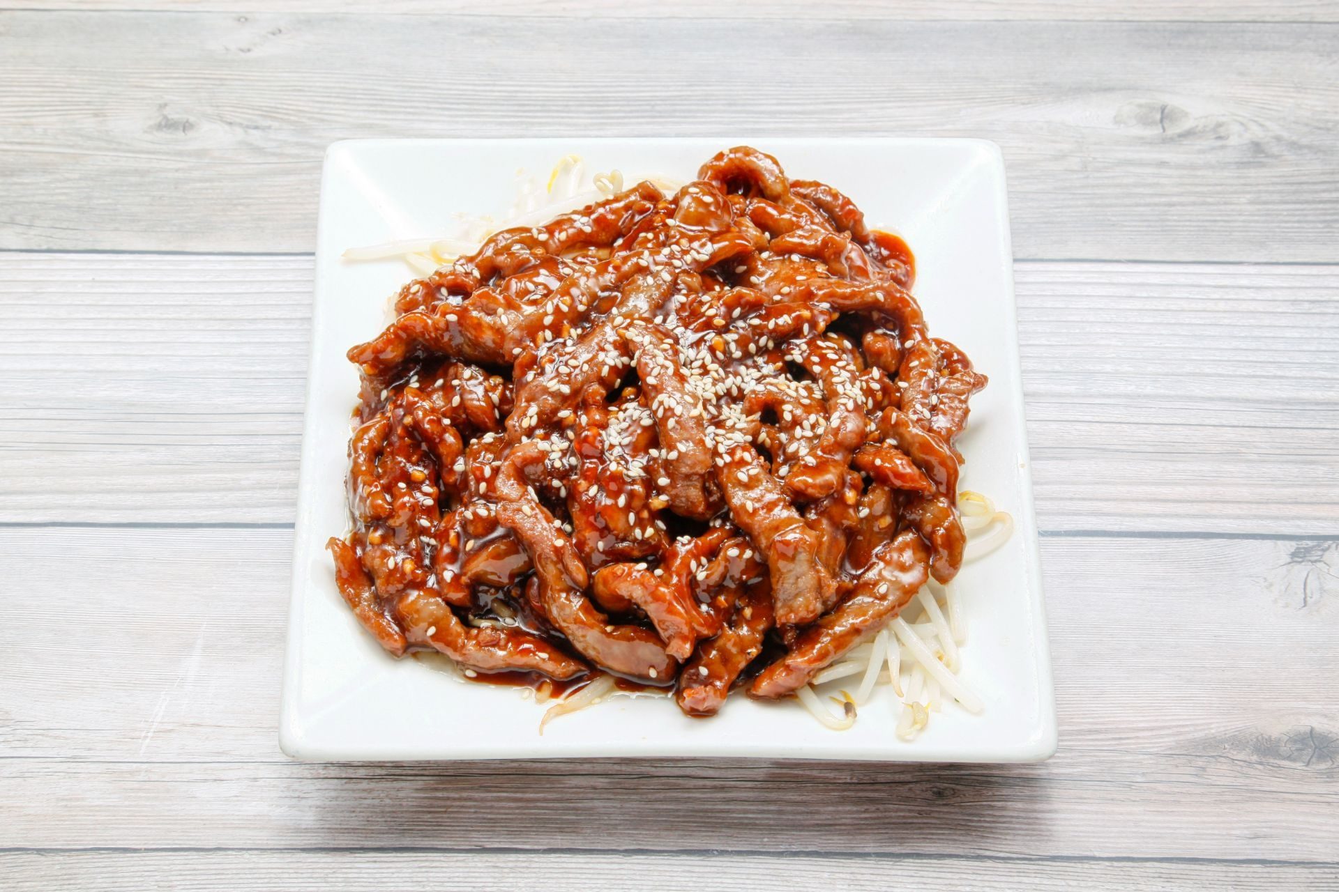 Sesame beef / 芝麻牛肉.