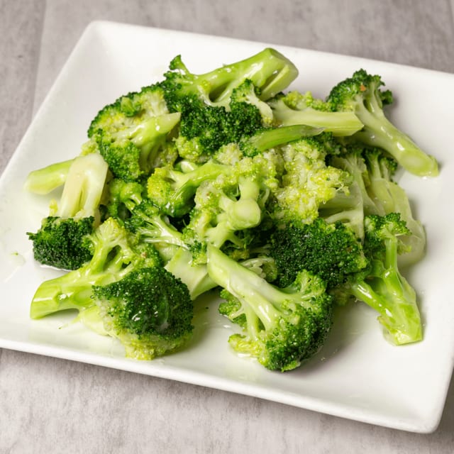 Sautéed broccoli / 清炒芥兰.