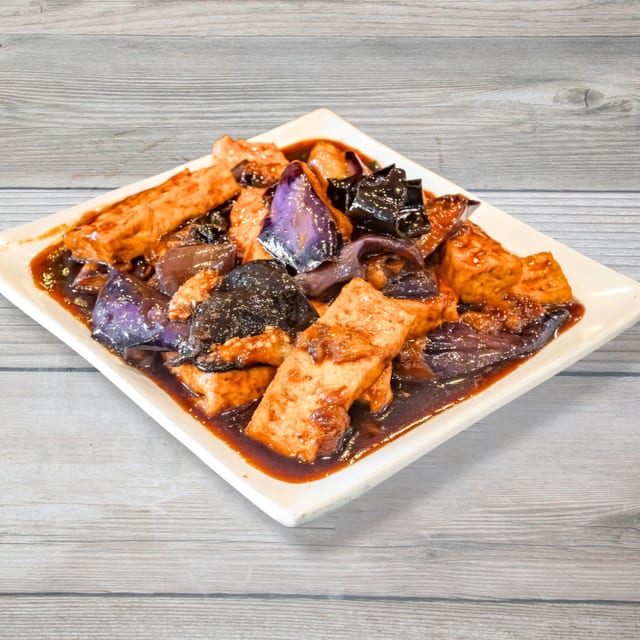 Stir-fried eggplants with fried tofu / 茄子豆腐.