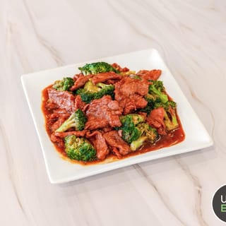 Beef with broccoli (lunch) / 芥兰牛肉(午)