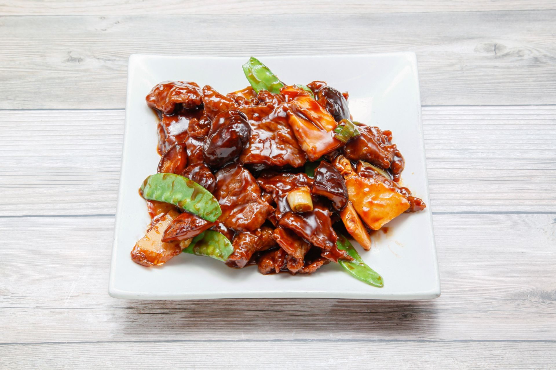 Beef with black mushrooms & bamboo shoots / 双冬牛肉.