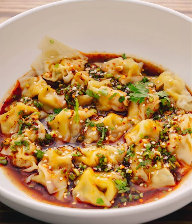 Wontons Szechwan style (8) / 红油抄手.
