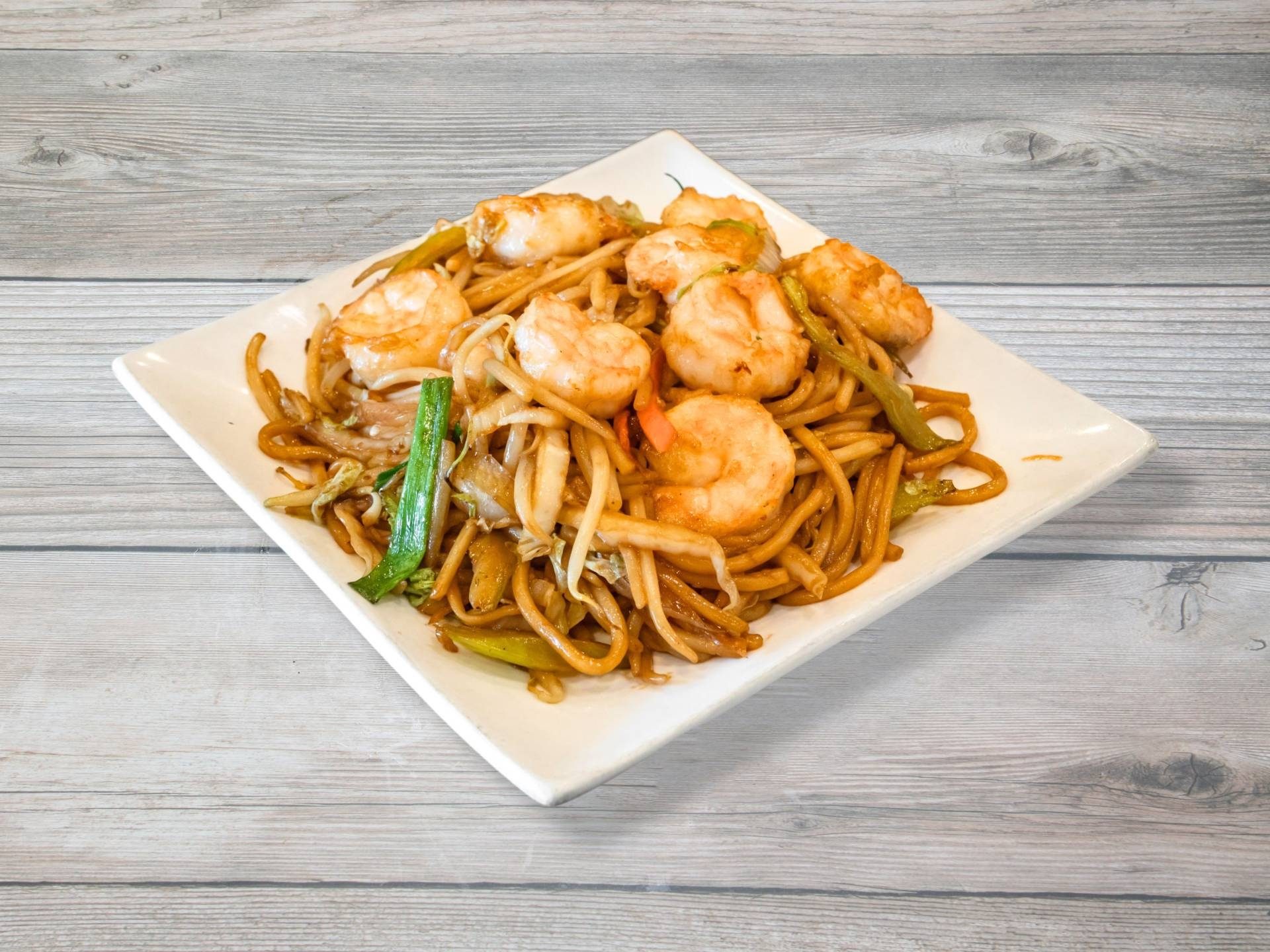 Shrimp chow mein / 虾仁炒面.