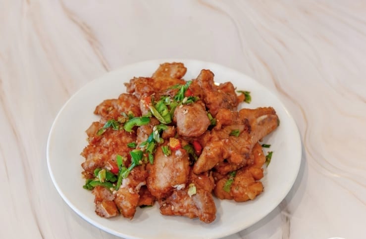 Spicy salt and pepper pork chop (dinner) / 椒盐肉排(晚).
