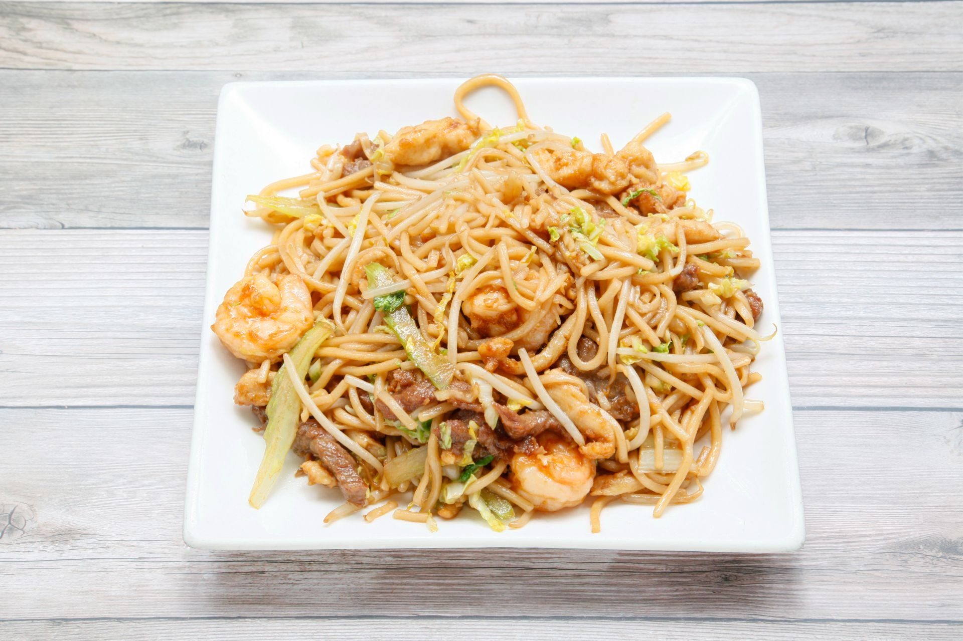 Three flavors chow mein / 三鲜炒面.
