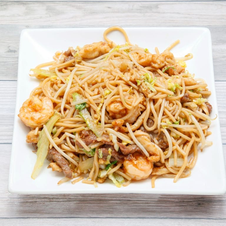 Delicious Chow Mein and Noodle Dishes