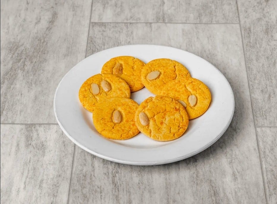 Almond cookies (6) / 杏仁饼.