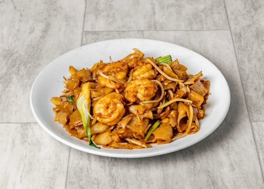 Shrimp chow fun / 虾仁炒河粉.