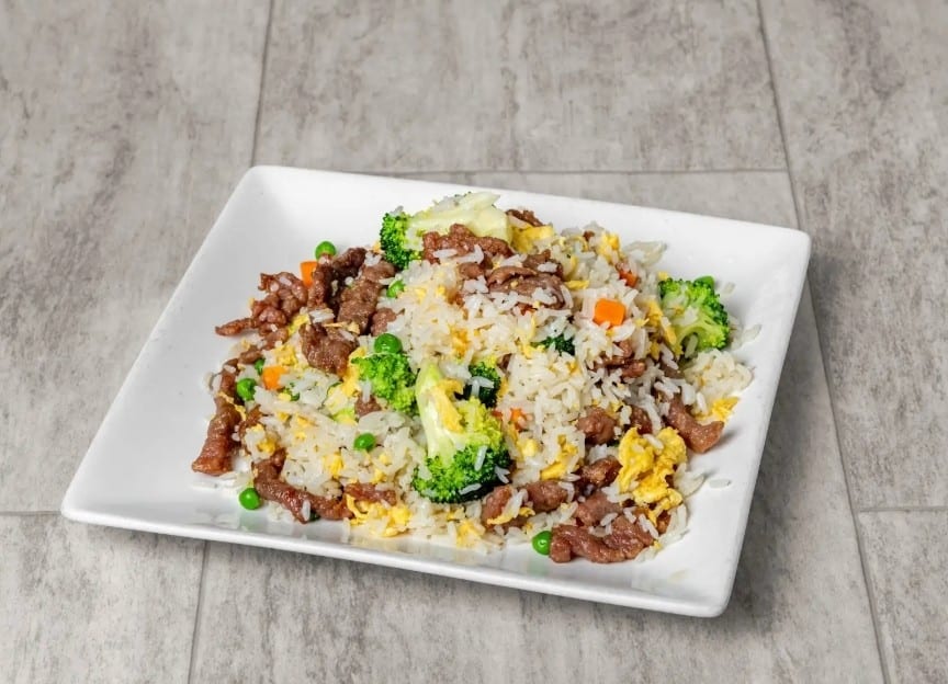 Beef fried rice with broccoli / 芥兰牛肉蛋炒饭.