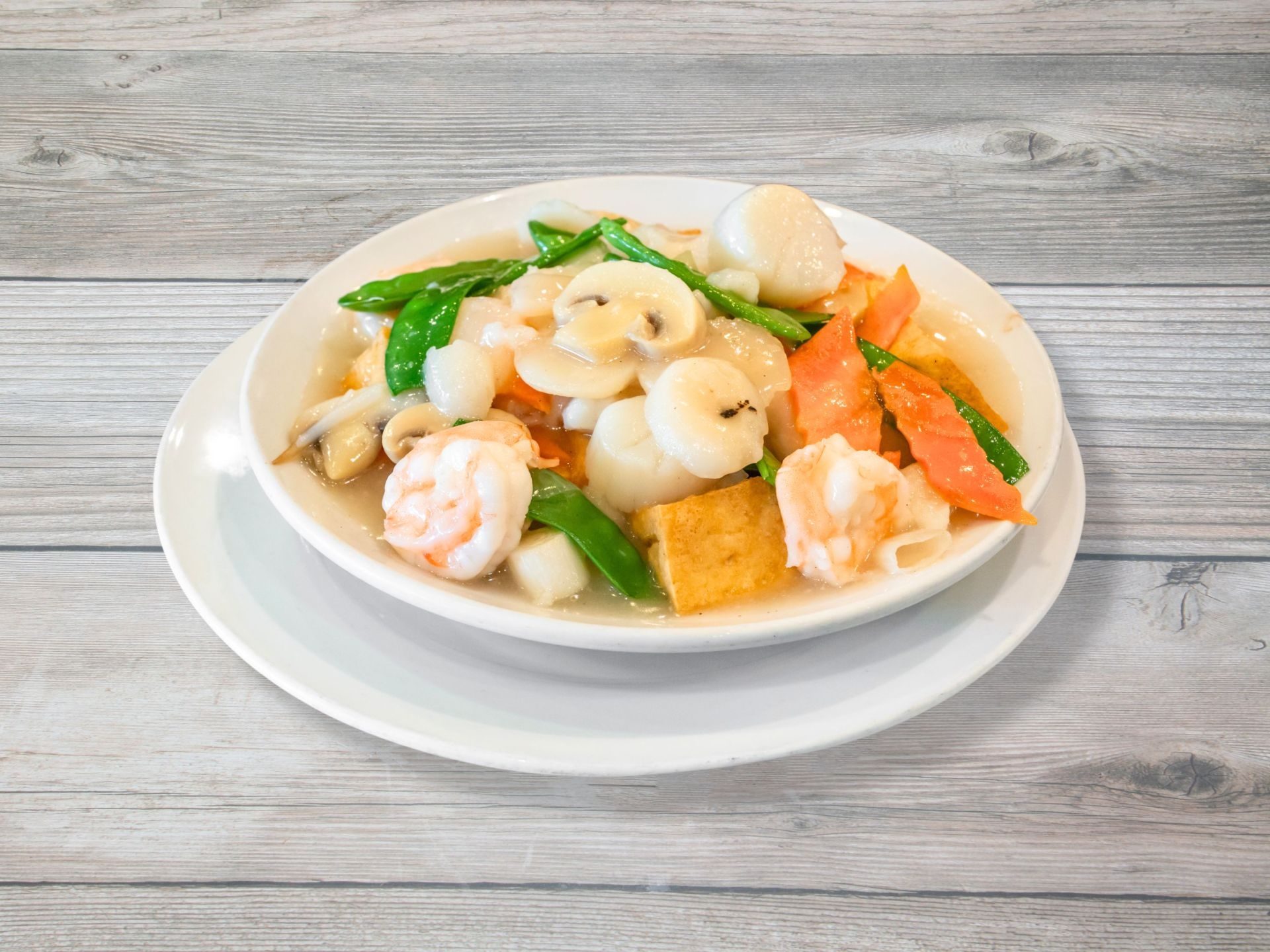 Seafood with crispy tofu / 海鲜脆皮豆腐.