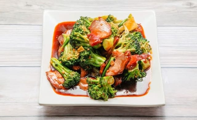 Barbecued Pork with Broccoli / 芥兰叉烧.