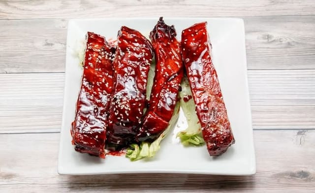 Barbecued spare ribs / 烤排骨.