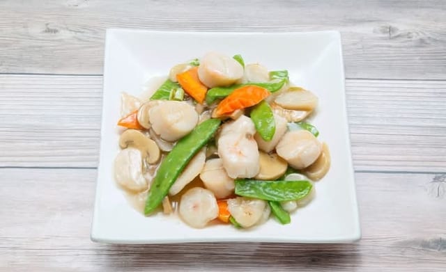 Scallops with garlic sauce / 鱼香干贝.